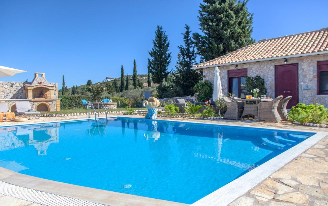 Key Villas Tsoukaládhes Екстериор снимка